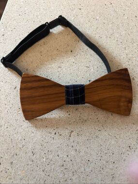 Wooden bow tie